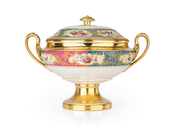  A Porcelain Soup-Tureen from the Grand Duke Mikhail Pavlovich Service - photo 1