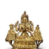 A RARE GILT-BRONZE FIGURE OF SHADAKSHARI LOKESHVARA - фото 1