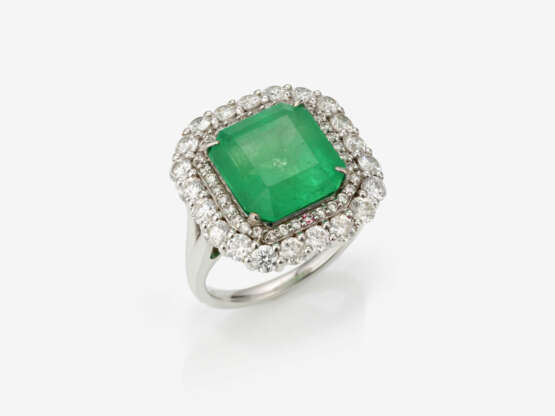 Doppelentourage-Ring mit Smaragd und Brillanten - photo 1