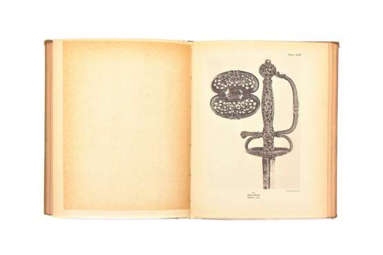Catalogue of European Court Swords and Hunting Swords by Bashford Dean - Foto 2