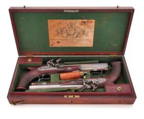 Ein Paar Steinschloss-Pistolen von Thomas Mortimer in London im Kasten um 1810