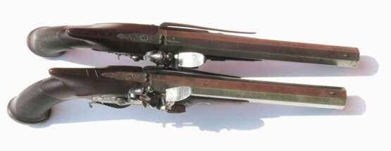 Ein Paar Steinschloss-Pistolen von Thomas Mortimer in London im Kasten um 1810 - photo 4