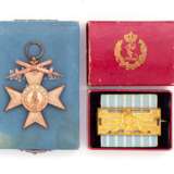 Bayern, Militär-Verdienstkreuz 3.Klasse im Etui und Feuerwehr-Schnalle im Etui - фото 1