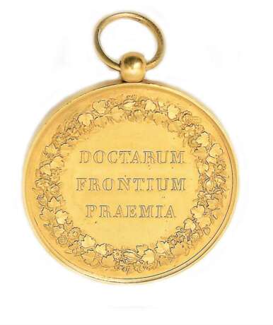 Großherzogtum Sachsen, Zivilverdienstmedaille DOCTARUM FRONTIUM PRAEMIA 1822 in Gold im Etui - Foto 2