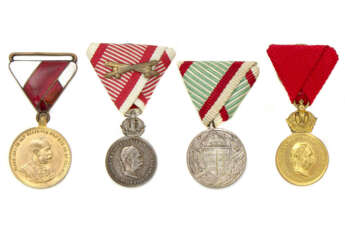 Miniaturen - vier Medaillen am Band - Monarchie