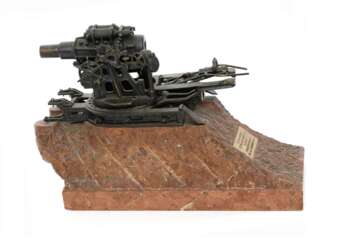 Modell des österreichischen 30,5cm-Mörser auf Granitsockel Erster Weltkrieg 1914-18