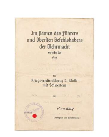 Urkunde zum Kriegsverdienstkreuz an eine Luftwaffen-Oberführerin mit Autograf - photo 1