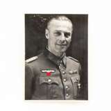 Porträtfoto Generalleutnant Theodor Scherer mit Ritterkreuz/Eichenlaub und Autograph - photo 1
