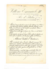 Schriftstück mit Unterschriften von DUCE Benito Mussolini und König Emanuele III.