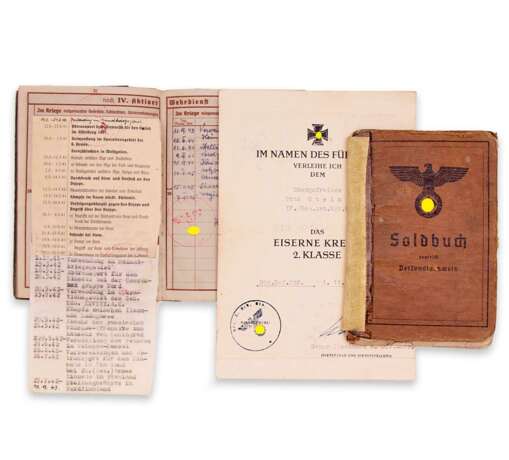 Gebirgsjäger, Urkunde und zwei Ausweise eines Obergefreiten mit Lapplandschild - Foto 1