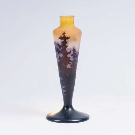 Emile Gallé. Große Vase mit Gebirgslandschaft - Foto 1