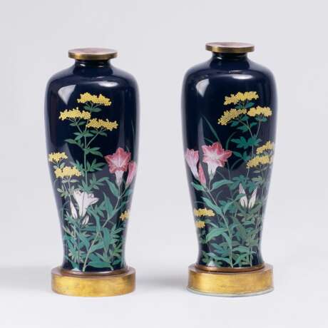 Paar Cloisonné-Vasen - фото 1
