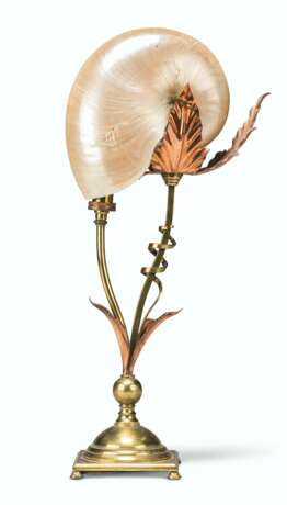 A `NAUTILUS` BRASS AND COPPER TABLE LAMP - Foto 1