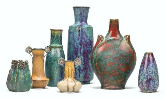 A GROUP OF SEVEN FRENCH STONEWARE VASES BY PIERRE-ADRIEN DALPAYRAT - Foto 1