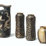 A GROUP OF MARTIN BROTHERS STONEWARE VESSELS - фото 1