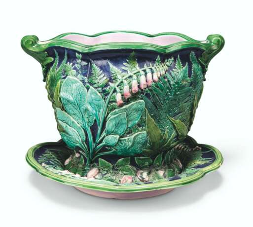 A MINTON MAJOLICA TWO-HANDLED JARDINIERE AND STAND - Foto 1