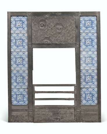 AN AESTHETIC MOVEMENT CAST IRON AND TILE FIRE-SURROUND - фото 1