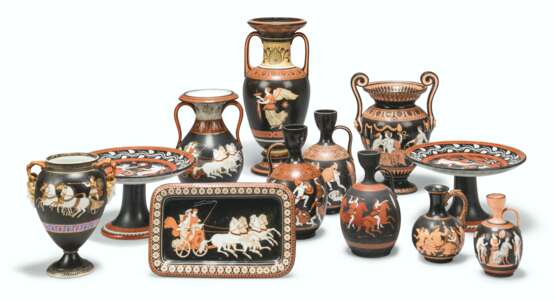 A GROUP OF ENGLISH POTTERY AND PORCELAIN BLACK-GROUND GREEK-REVIVAL VASES AND TABLE WARES - фото 1