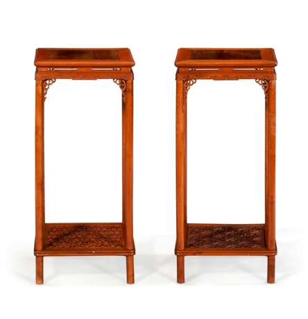 A PAIR OF HUALI-INSET BOXWOOD STANDS - фото 5