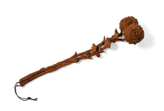 A CARVED BAMBOO CHRYSANTHEMUM-FORM SCEPTER - фото 1