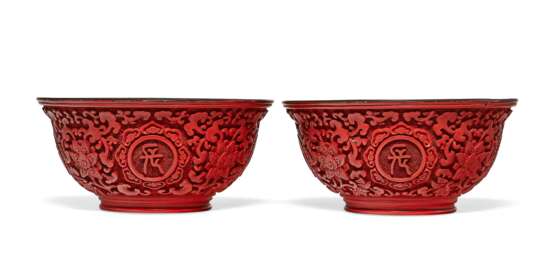 A PAIR OF CARVED RED LACQUER BOWLS - photo 1