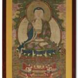 TWO LARGE SILK PAINTINGS OF BUDDHA - Foto 2