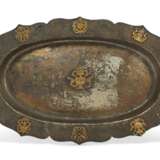 A SILVERED METAL TRAY WITH EIGHT AUSPICIOUS SYMBOLS - фото 1