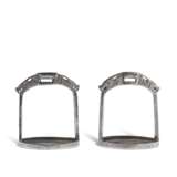 A PAIR OF SILVER DAMASCENED IRON STIRRUPS - Foto 3