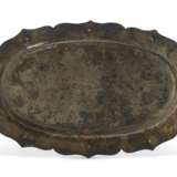 A SILVERED METAL TRAY WITH EIGHT AUSPICIOUS SYMBOLS - фото 2