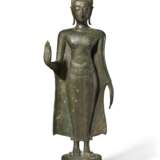 A BRONZE FIGURE OF BUDDHA - фото 1