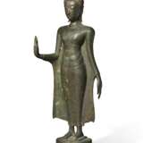 A BRONZE FIGURE OF BUDDHA - Foto 3