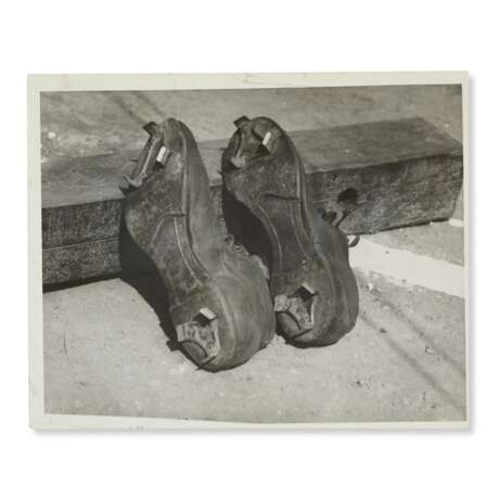 Ty Cobb's Cleats Photograph c.1935 (PSA/DNA Type I) - Foto 1
