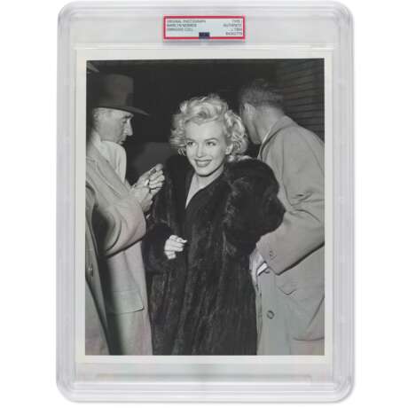 Exceptional Marilyn Monroe Photograph c. 1954 (Joe DiMaggio Collection)(PSA/DNA Type I) - photo 1