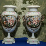 Фарфоровые вазы «Vases antiques, pièces de musée !»,  2 pièces, Usine de porcelaine de Capodimonte, Porcelaine, Барроко, Italie, 1830 - photo 1