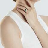 EMERALD AND DIAMOND RING - photo 2