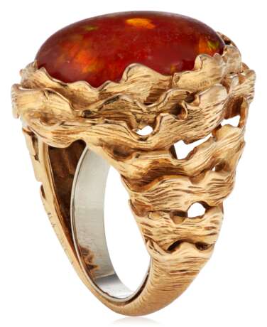 GILBERT ALBERT AMBER AND GOLD EARRINGS AND UNSIGNED FIRE OPAL RING - photo 5