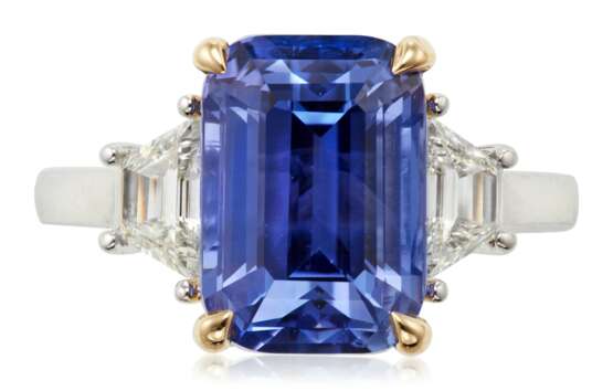 COLOR CHANGE SAPPHIRE AND DIAMOND RING - photo 1