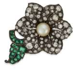 PAIR OF DIAMOND, EMERALD AND PEARL BROOCHES - Foto 3