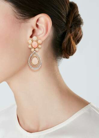 NO RESERVE | CORAL AND DIAMOND EARRINGS - фото 2