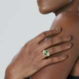 Cartier. CARTIER TWIN-STONE EMERALD AND DIAMOND RING - photo 2