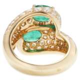 Cartier. CARTIER TWIN-STONE EMERALD AND DIAMOND RING - фото 4