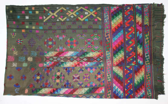 Tagesdecke u. Timor Sarong. - Foto 1