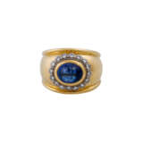 JACOBI Ring mit ovalem Saphircabochon entouriert von Brillanten, - photo 2