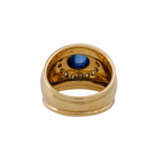 JACOBI Ring mit ovalem Saphircabochon entouriert von Brillanten, - photo 4