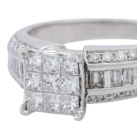 Ring mit 9 Diamanten im Prinzessschliff, - Foto 5