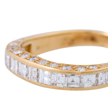 GÜBELIN Ring mit 12 Prinzess-Diamanten zusammen ca. 0,7 ct, - фото 5