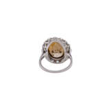 Ring mit braunem Zirkon umgeben von Diamanten, zusammen ca. 1,2 ct, - Foto 4
