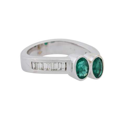 Ring mit 2 Smaragden zusammen ca. 0,70 ct - photo 1