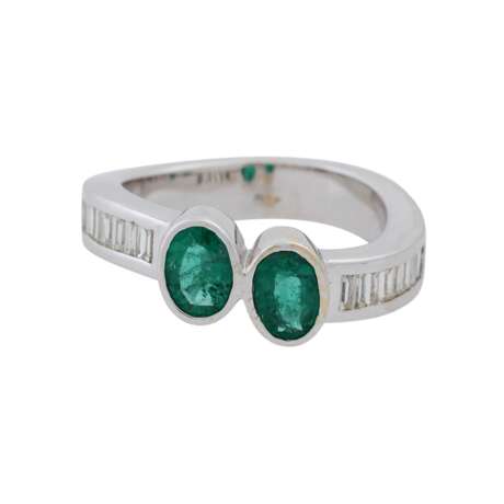 Ring mit 2 Smaragden zusammen ca. 0,70 ct - Foto 2