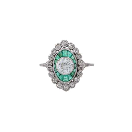 Jugendstil Ring mit Smaragden und Altschliffdiamant - photo 2